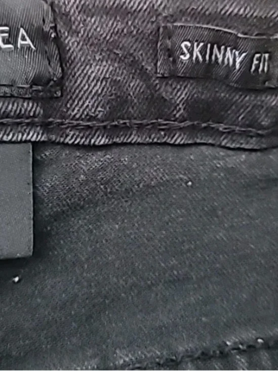 Men's Black Graphic Jean Shorts with Multicolor Street Art - Picture 11 of 11